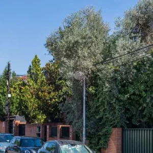 Chalet adosado en venta en calle Rafael Villa 5b