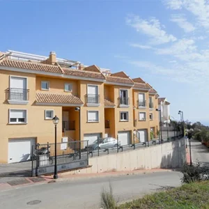 Chalet adosado en venta en calle Golondrinas