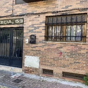 Piso en venta en calle Uceda