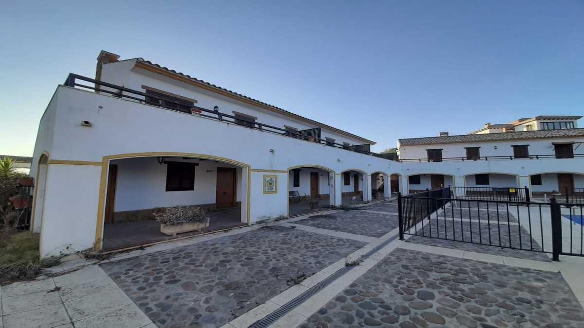 Edificio en Alcaudete , JAEN - Imagen 4
