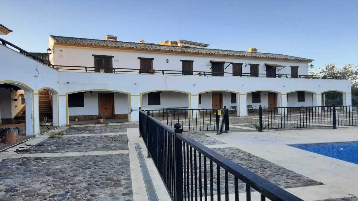 Edificio en Alcaudete , JAEN - Imagen 5