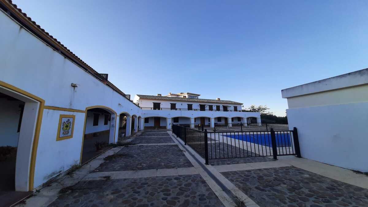 Edificio en Alcaudete , JAEN - Imagen 6