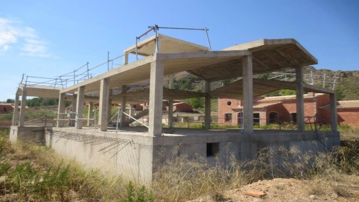Obra parada en venta en calle Higuericas 13, Hellín (Albacete) - Imagen 3