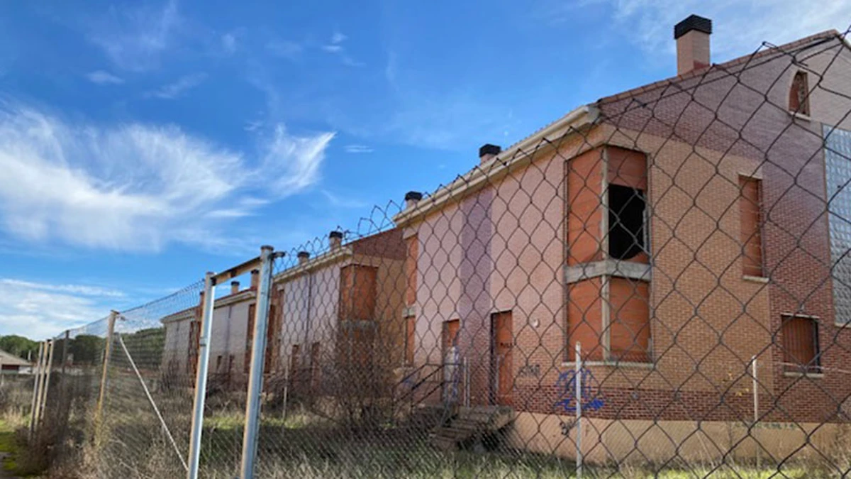 Obra parada en venta en calle Senda del Castañar - Imagen 3