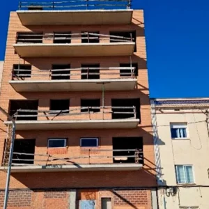 Obra parada en venta en ctra Santa Creu de Calafell, Gava (Barcelona)
