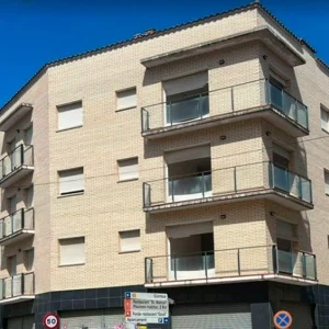 Obra parada en venta en avda Selva, Amer (Girona)