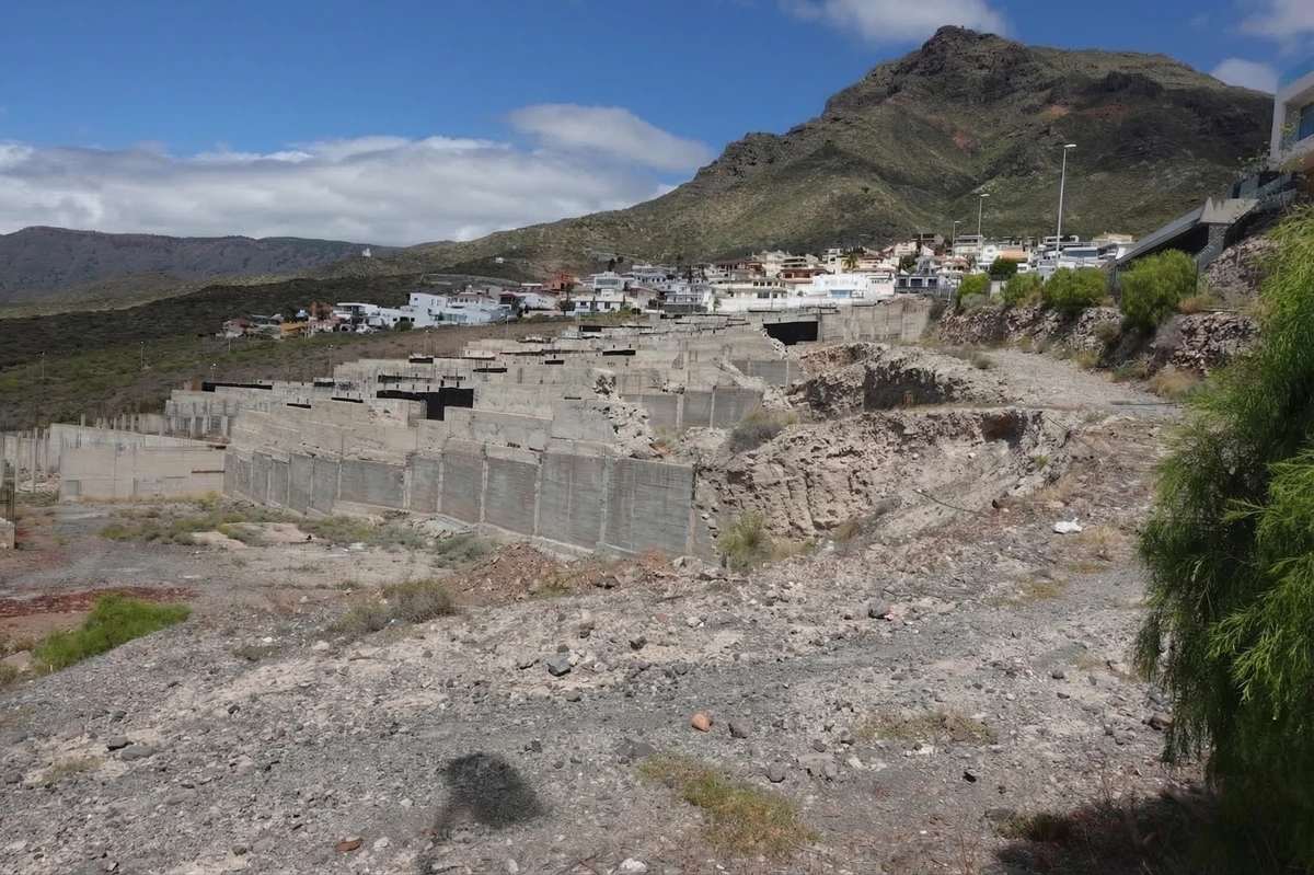 Obra parada en venta en calle Extremadura 19-24, Adeje (Santa Cruz de Tenerife) - Imagen 9