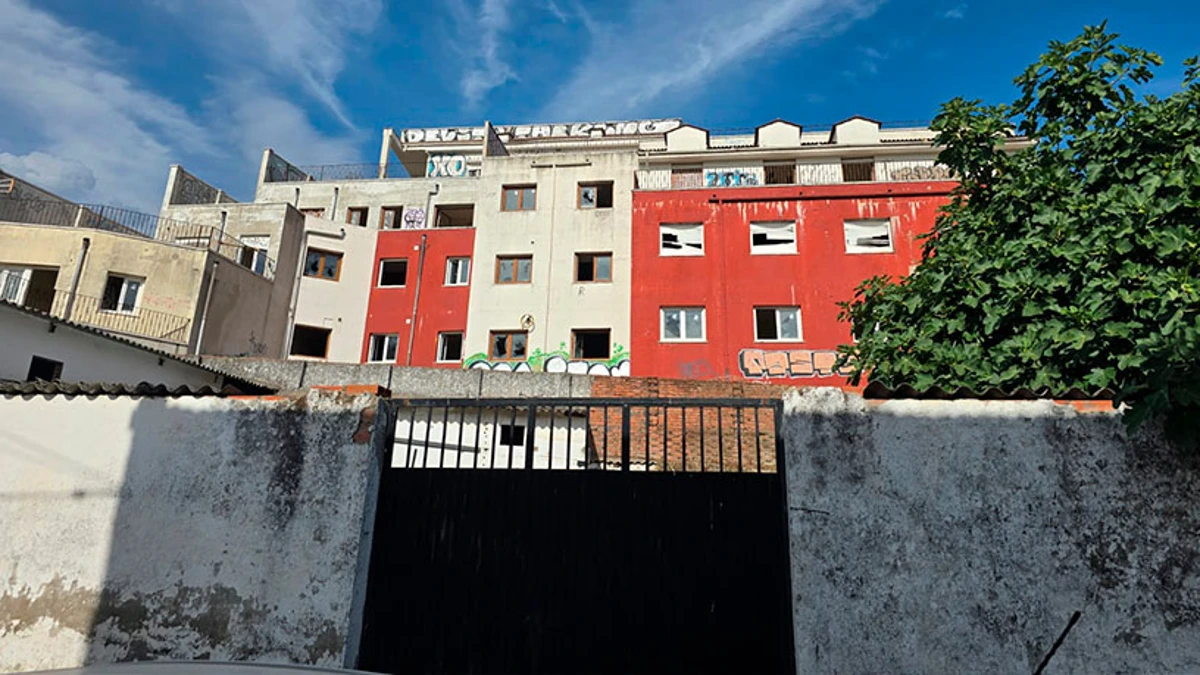Obra parada en venta en calle Victoria, Arenas de San Pedro (Avila) - Imagen 4