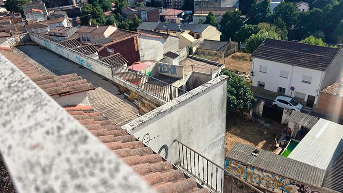 Obra parada en venta en calle Victoria, Arenas de San Pedro (Avila) - Imagen 8