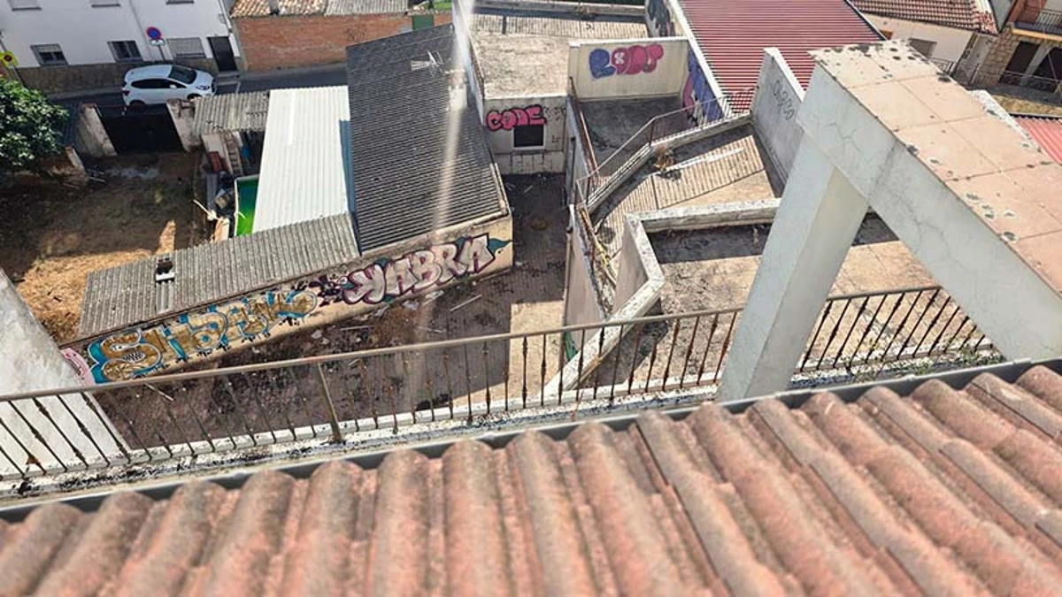 Obra parada en venta en calle Victoria, Arenas de San Pedro (Avila) - Imagen 9