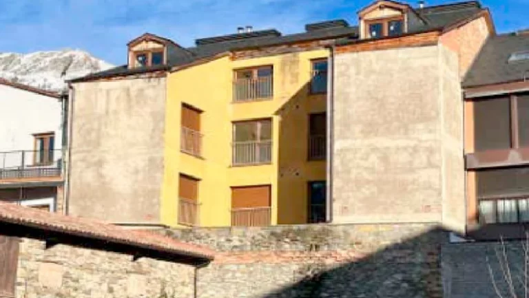 Obra parada en venta en calle Avda Catalunya, Vilaller (Lleida)