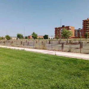 Obra parada en venta en calle Maria Moliner, León (León)